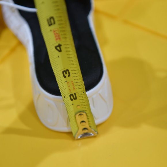 DKNY ladies leather slide szie 10 . - Picture 5 of 6